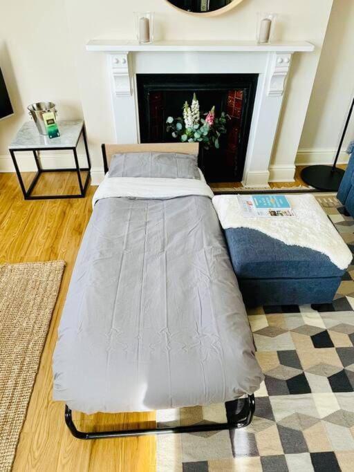 Bright, Spacious With Off-road Parking Appartement