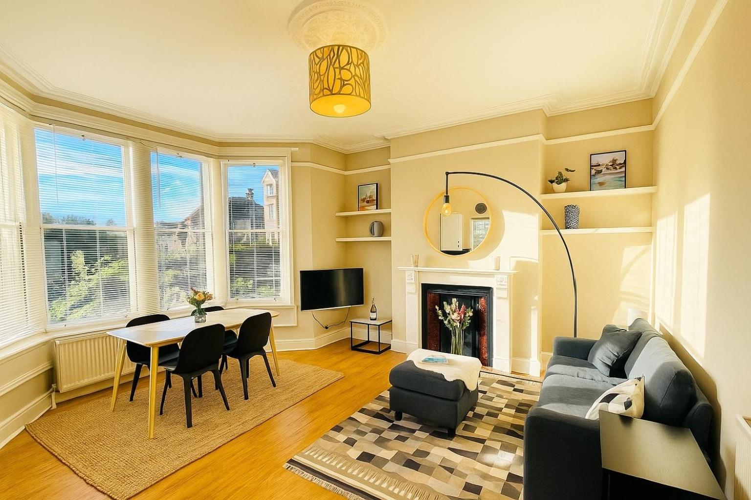 Bright, Spacious With Off-road Parking * Bath